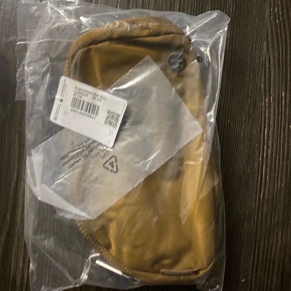 Lululemon Everywhere Belt Bag - Burnt Caramel - Picture 2 of 7